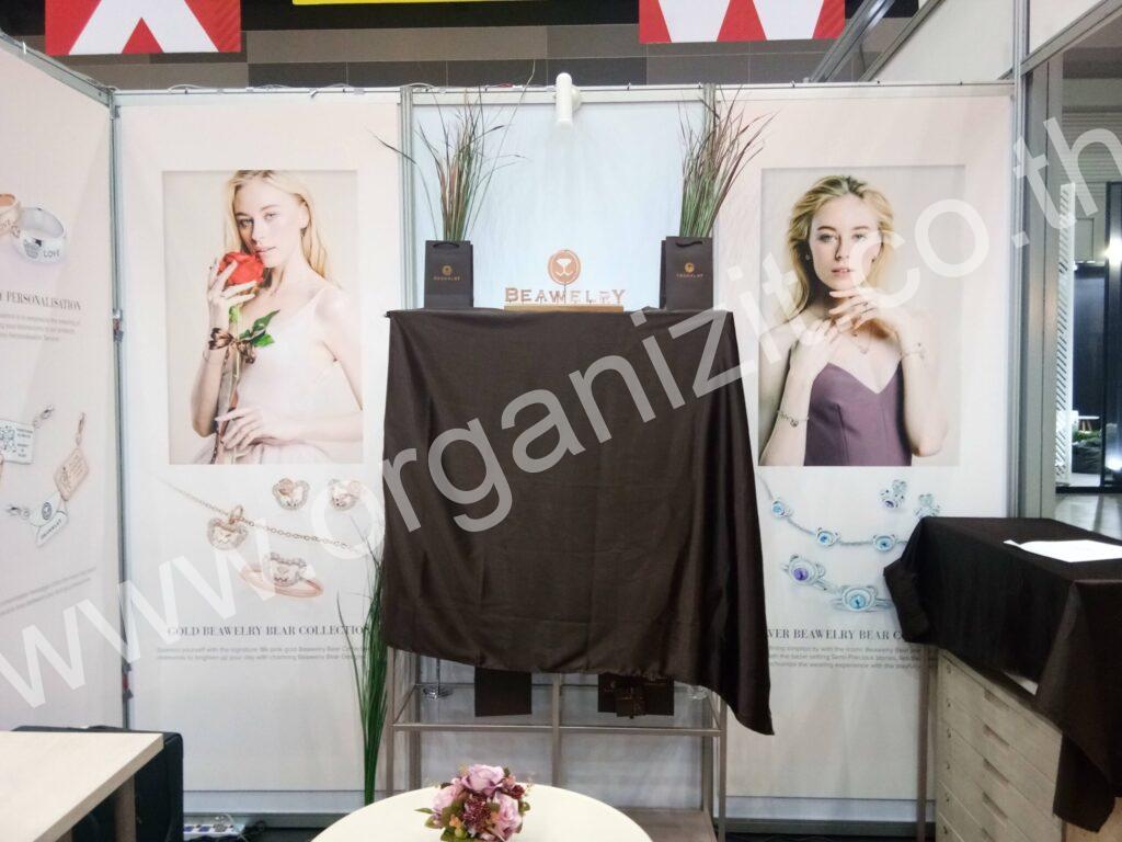 งานพิมพ์ ติดผนังบูธสำเร็จรูป – style Bitec บางนา